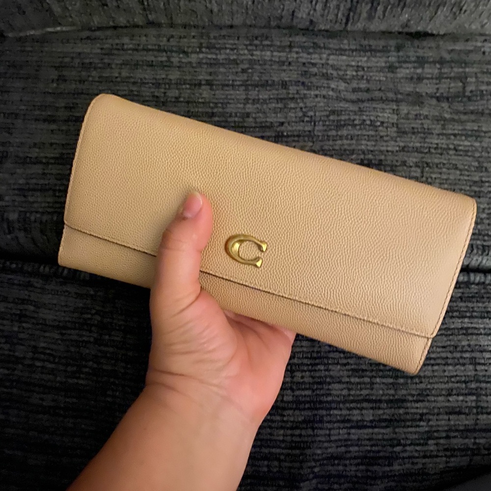 Coach caviar leather wallet
